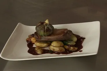 Filet de canette au cacao, pommes de terre et figues