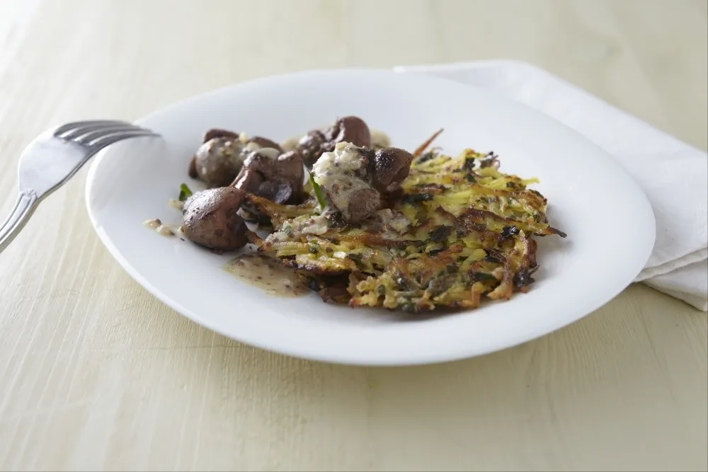 Rognons de veau à la moutarde à l'ancienne, galette de pommes de terre à l'alsacienne