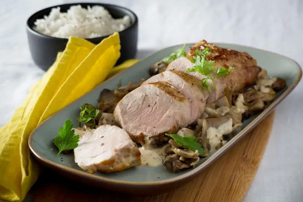 Filet mignon de porc crème à la moutarde, riz basmati et poêlée de champignons