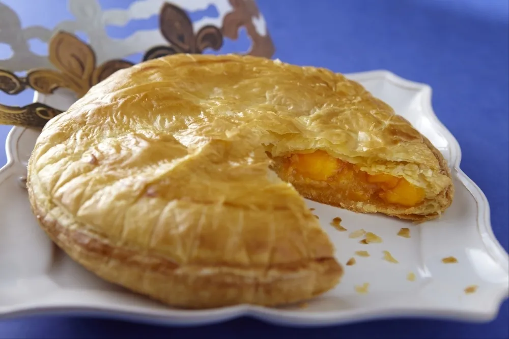 Image recette Galette des Rois, crème à la noix de coco et mangue caramélisée
