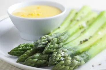 Image recette Asperges vertes et blanches, sauce hollandaise