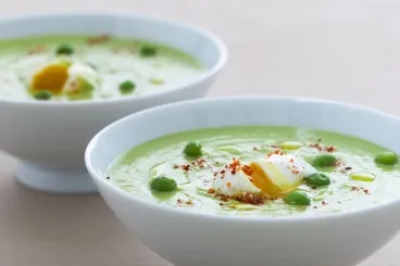 Image recette Crème de petits pois à l'échalote, oeuf de caille poché