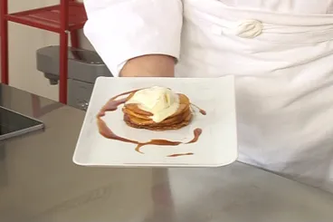 Image recette Pomme caramélisée au sukiyaki et montée comme une tarte Tatin