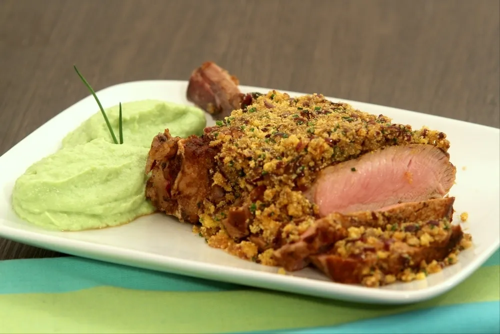 Image recette Côte de veau double, chapelure de polenta, oignon grillé et purée de Romanesco