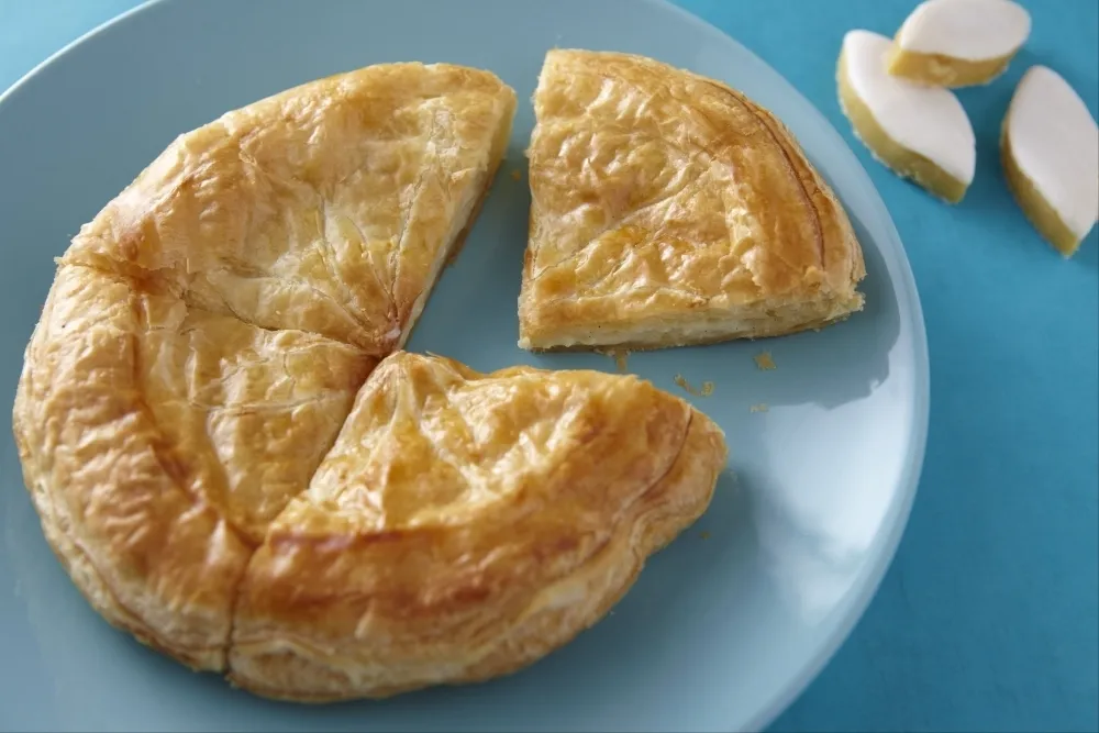 Galette des Rois, crème pâtissière aux calissons d'Aix