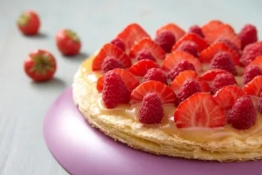 Image recette Tarte feuilletée lemon curd, framboises et fraises