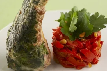 Image recette Carré d'agneau rôti à l'ail, compotée de poivrons rouges